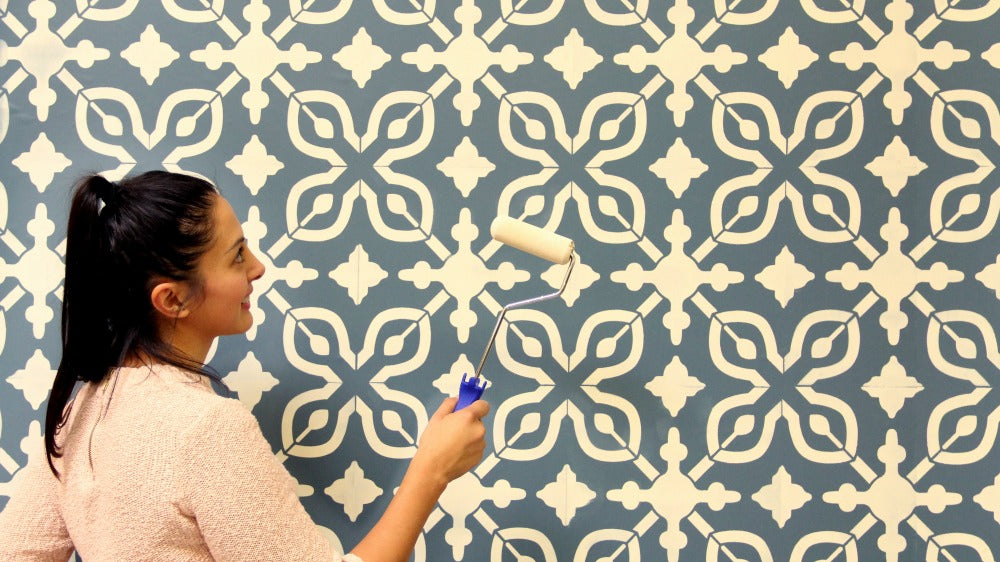 Create Faux Wallpaper Using Paint and a Stencil - In My Own Style